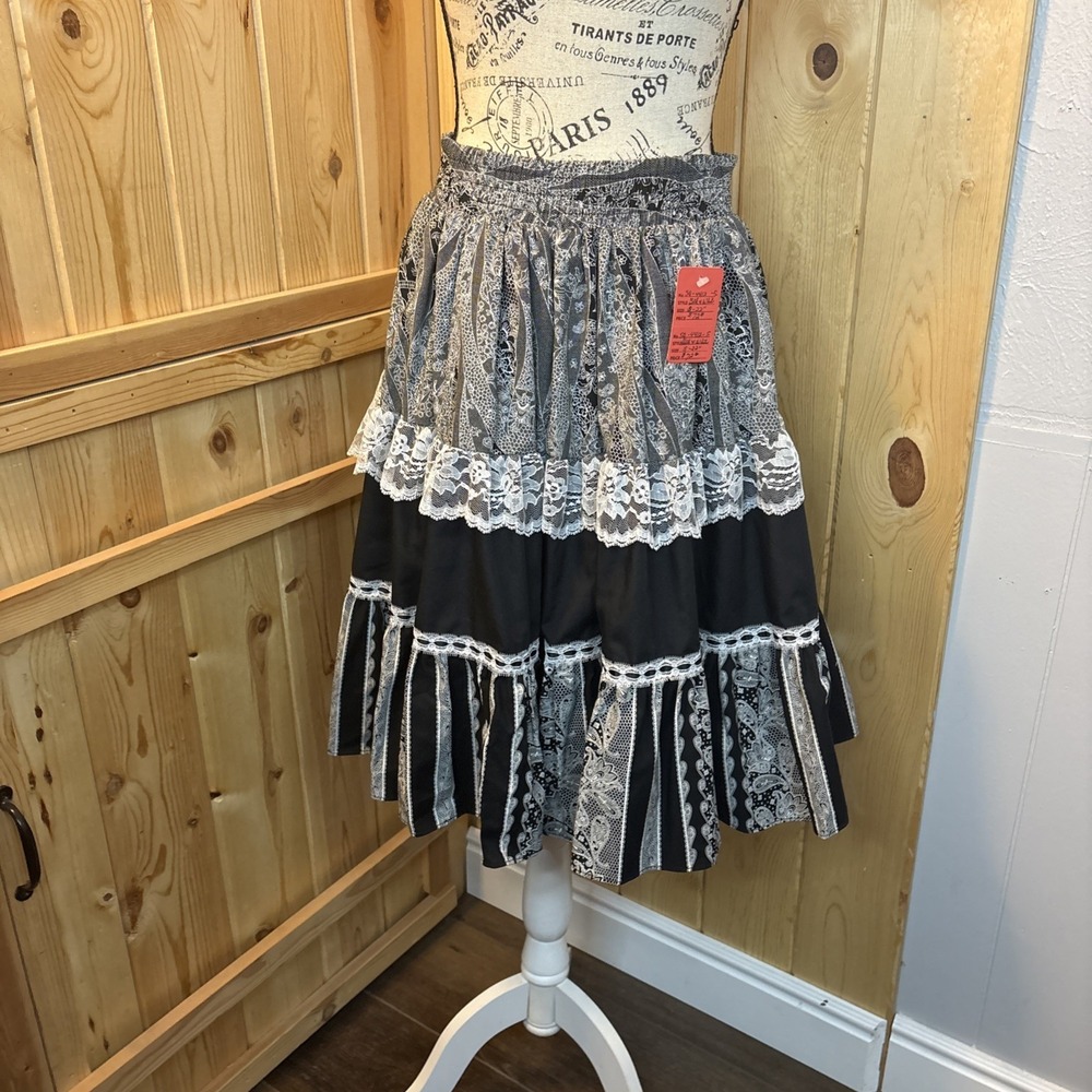 NWT Square Up Western Circle Skirt  Black White Paisley Lace Floral Small USA
